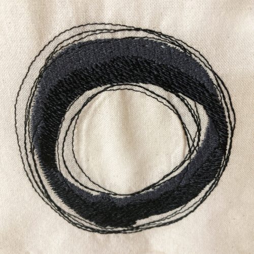 schwarzes Enzo Kreis Logo Petronilla Hohenwarter